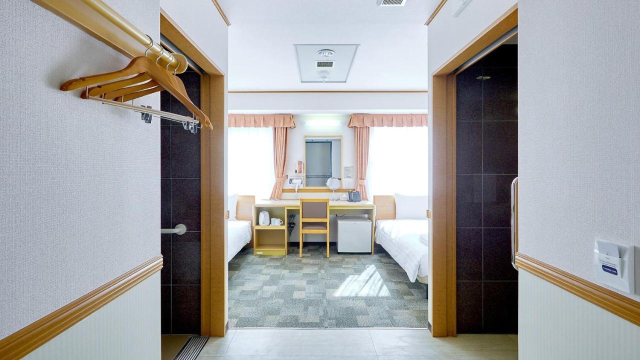 Toyoko Inn Kobe Sannomiya-Eki Higashi Exterior foto