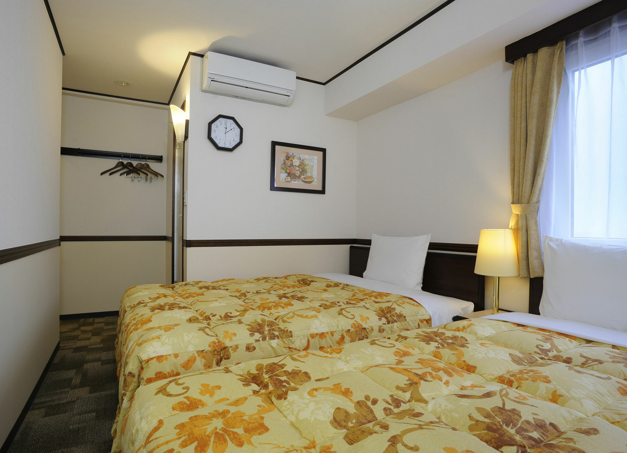 Toyoko Inn Kobe Sannomiya-Eki Higashi Exterior foto
